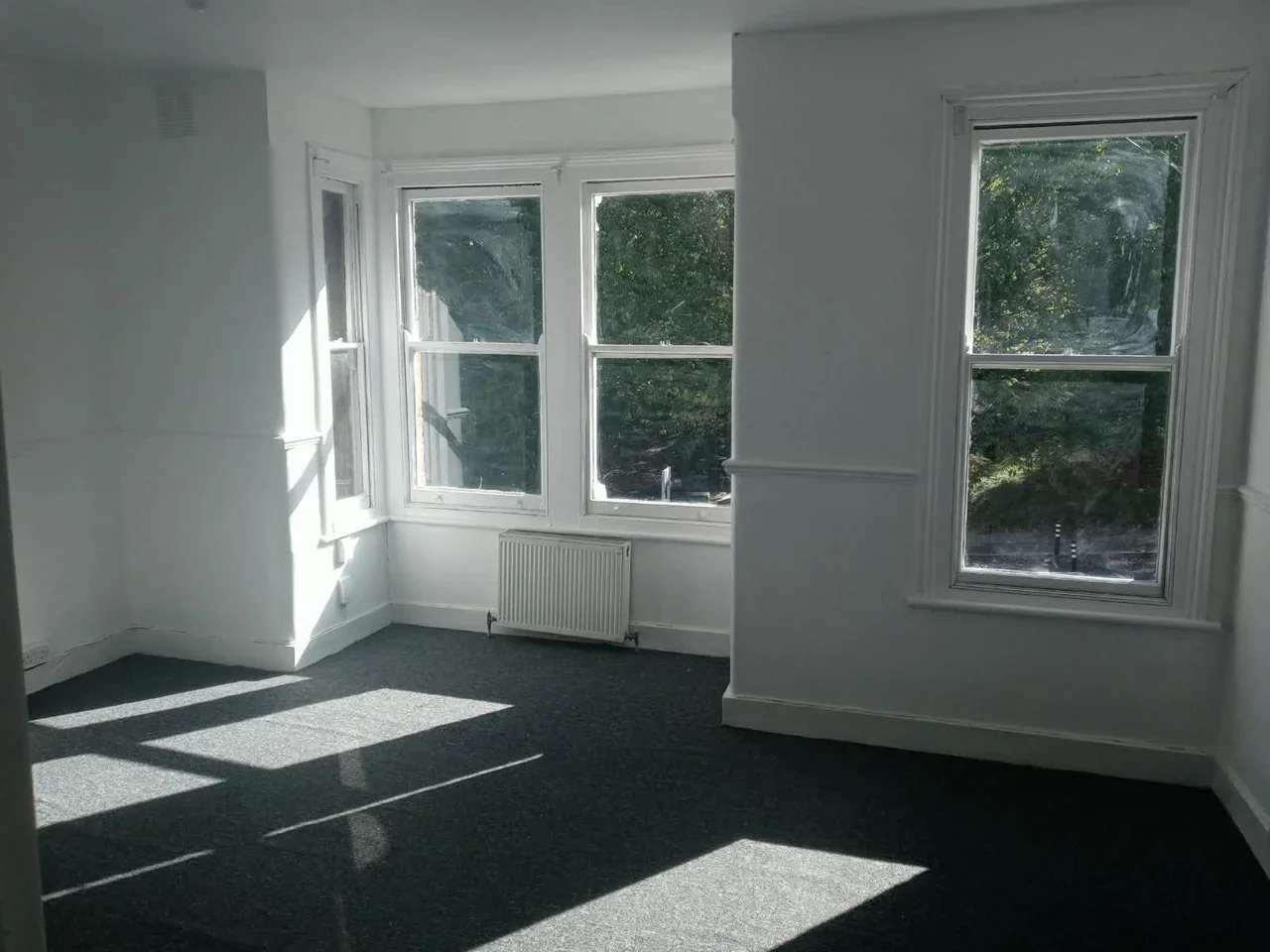 Room Dawson's Hill Footpath (Dunstan's Road to Ladlands) in Greater London