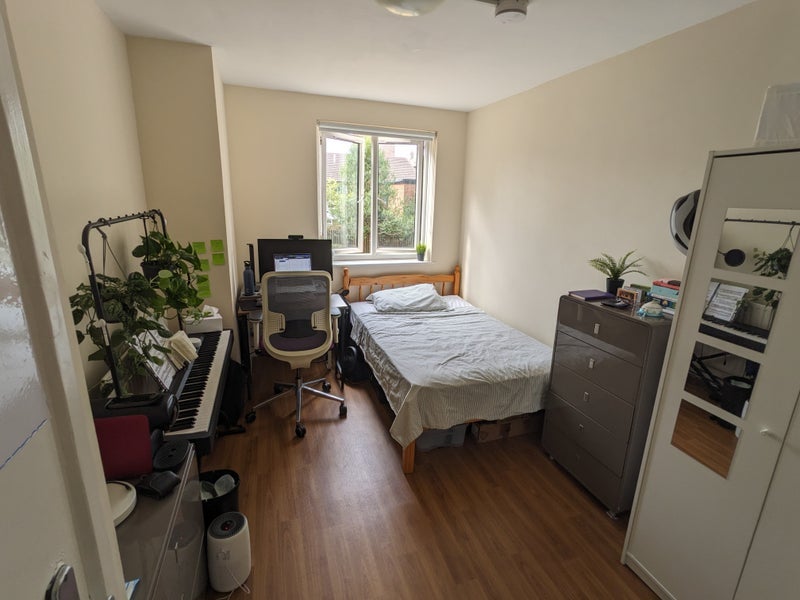 Room Ernest Street in Greater London