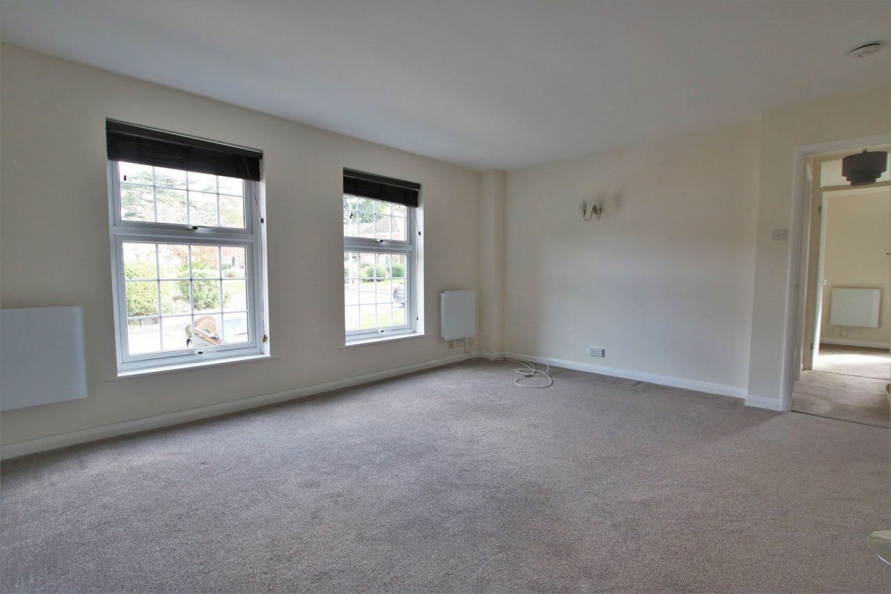 Flat Milton Gardens in Wokingham