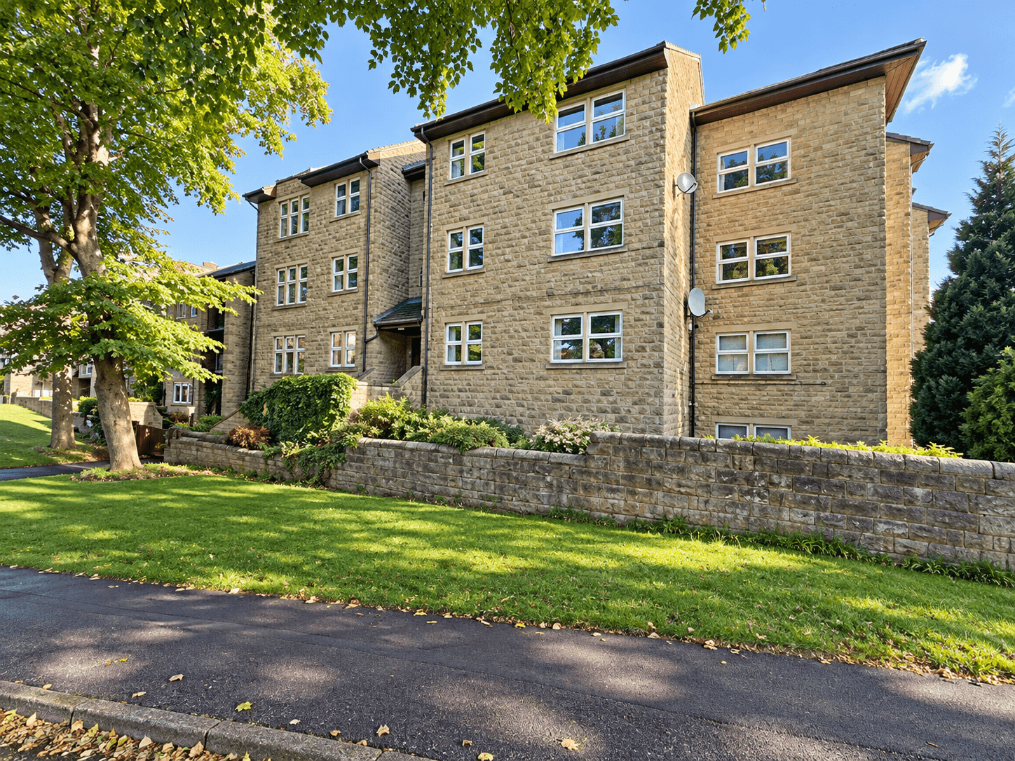 Flat Elmete Grange in Menston