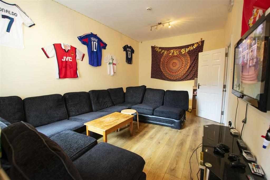 Flat Heeley Road in Birmingham