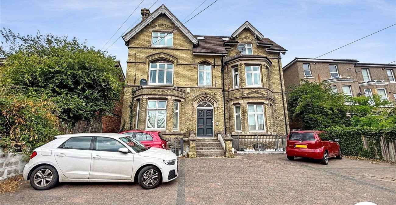 Flat Maidstone Road in Tonbridge and Malling