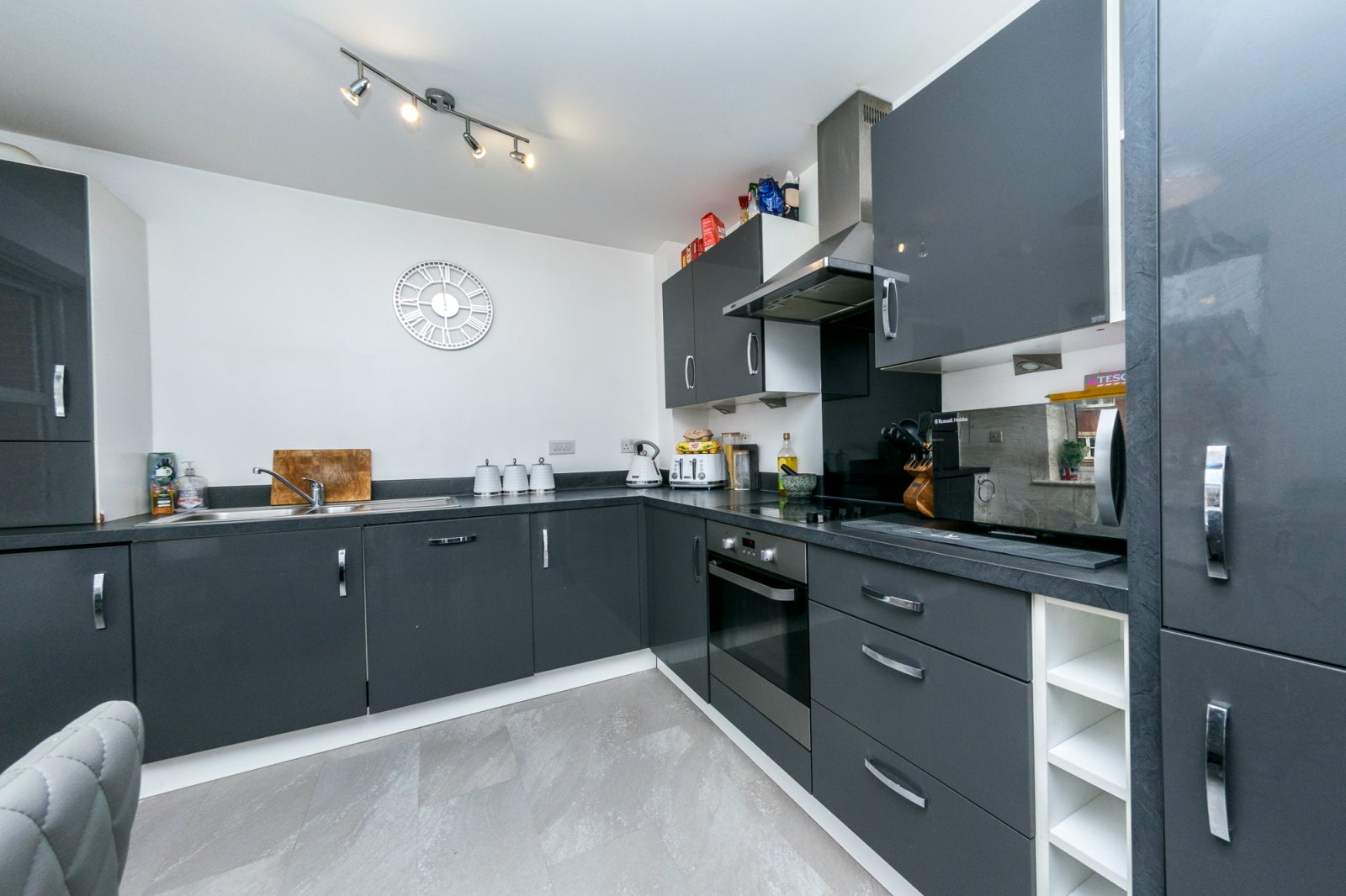 Flat Cliff Court in Kirklees