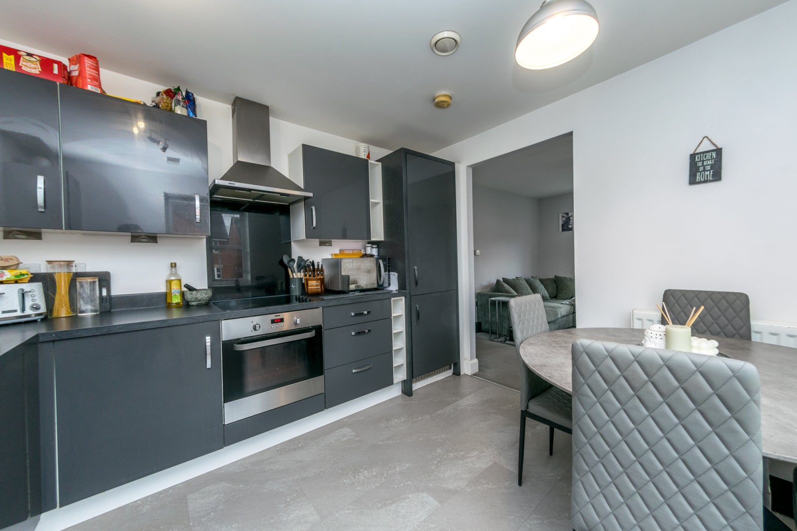 Flat Cliff Court in Kirklees