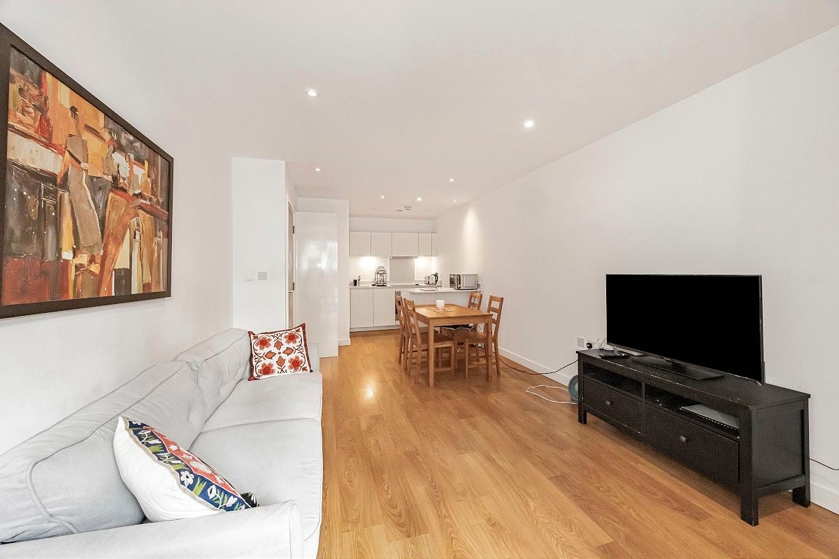 Flat Seven Sea Gardens in Greater London