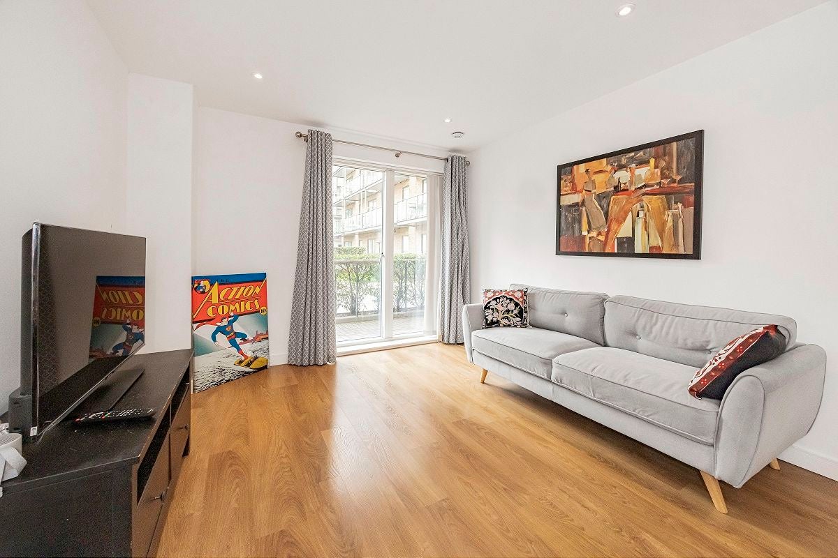 Flat Seven Sea Gardens in Greater London