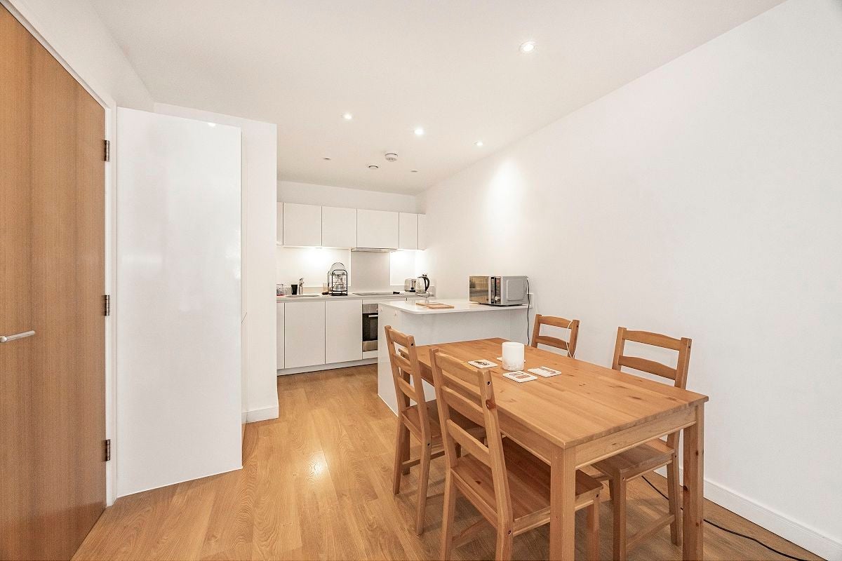 Flat Seven Sea Gardens in Greater London
