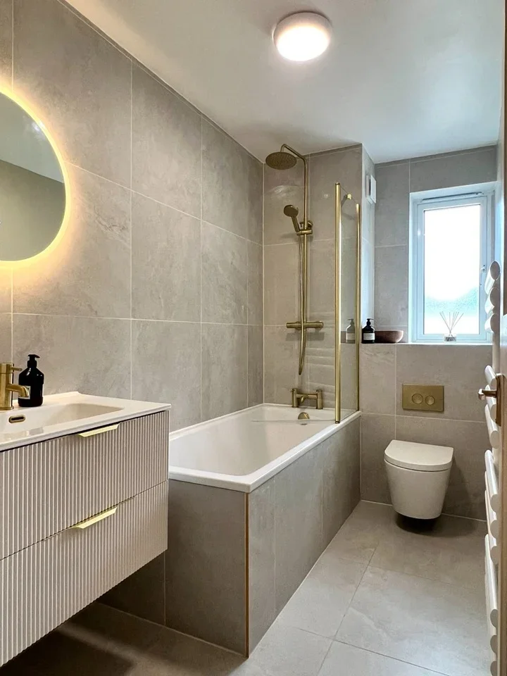 Flat Thorburn Square in Greater London