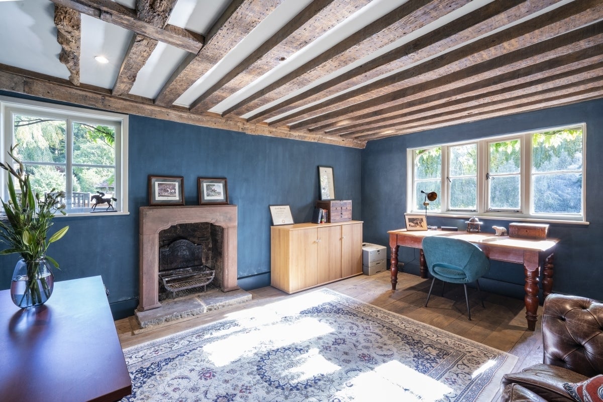 House Cotchford Lane in Wealden