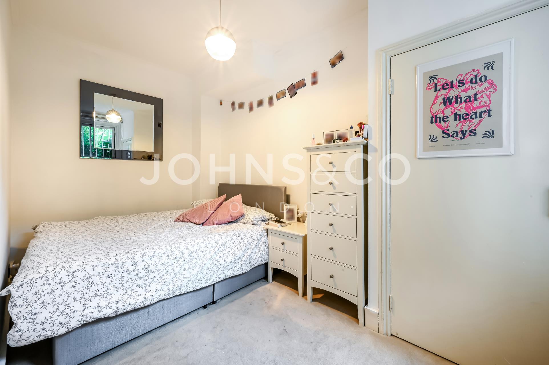 Flat Blythe Road in Greater London