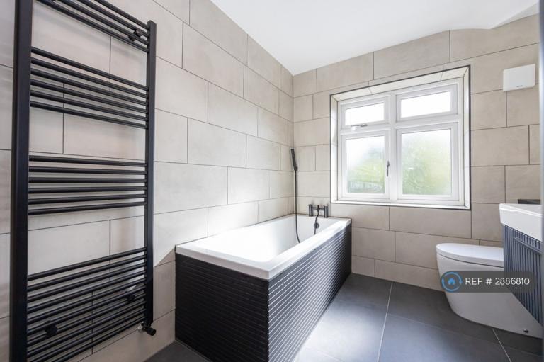 Room Beresford Crescent in Newcastle-under-Lyme