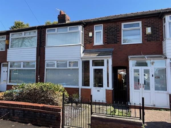 Flat Ashton Road East in Failsworth