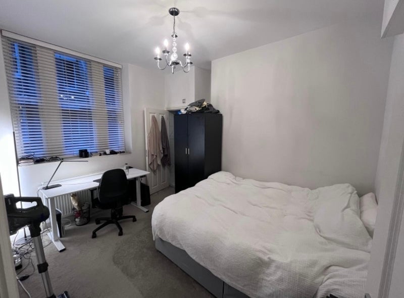 Room Ashburnham Road in Greater London