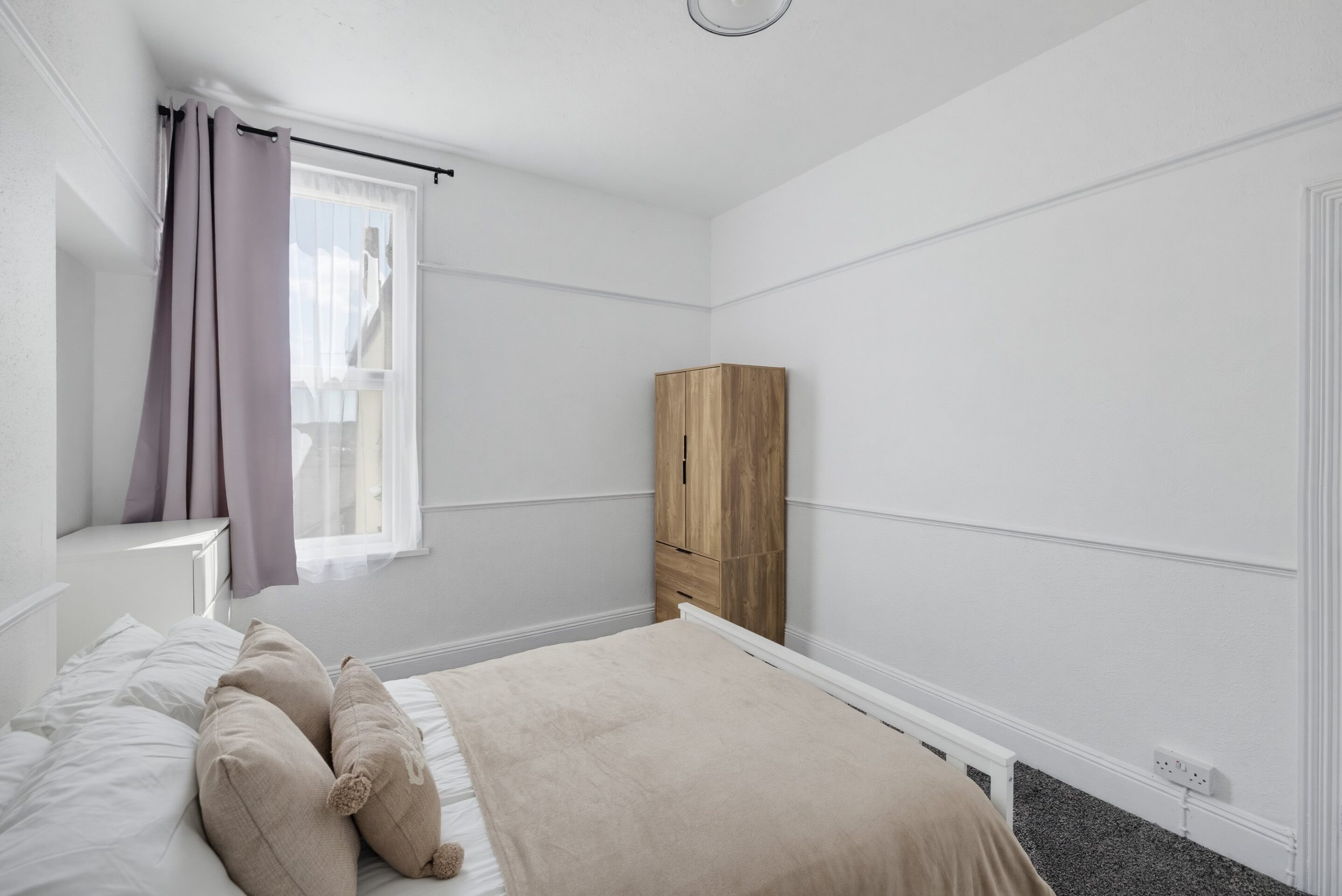 Room Salisbury Road in Plymouth