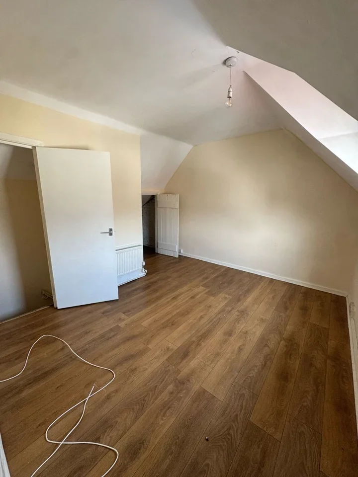 Flat Ordnance Road in Greater London