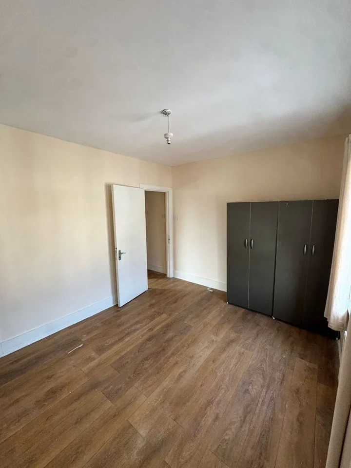 Flat Ordnance Road in Greater London
