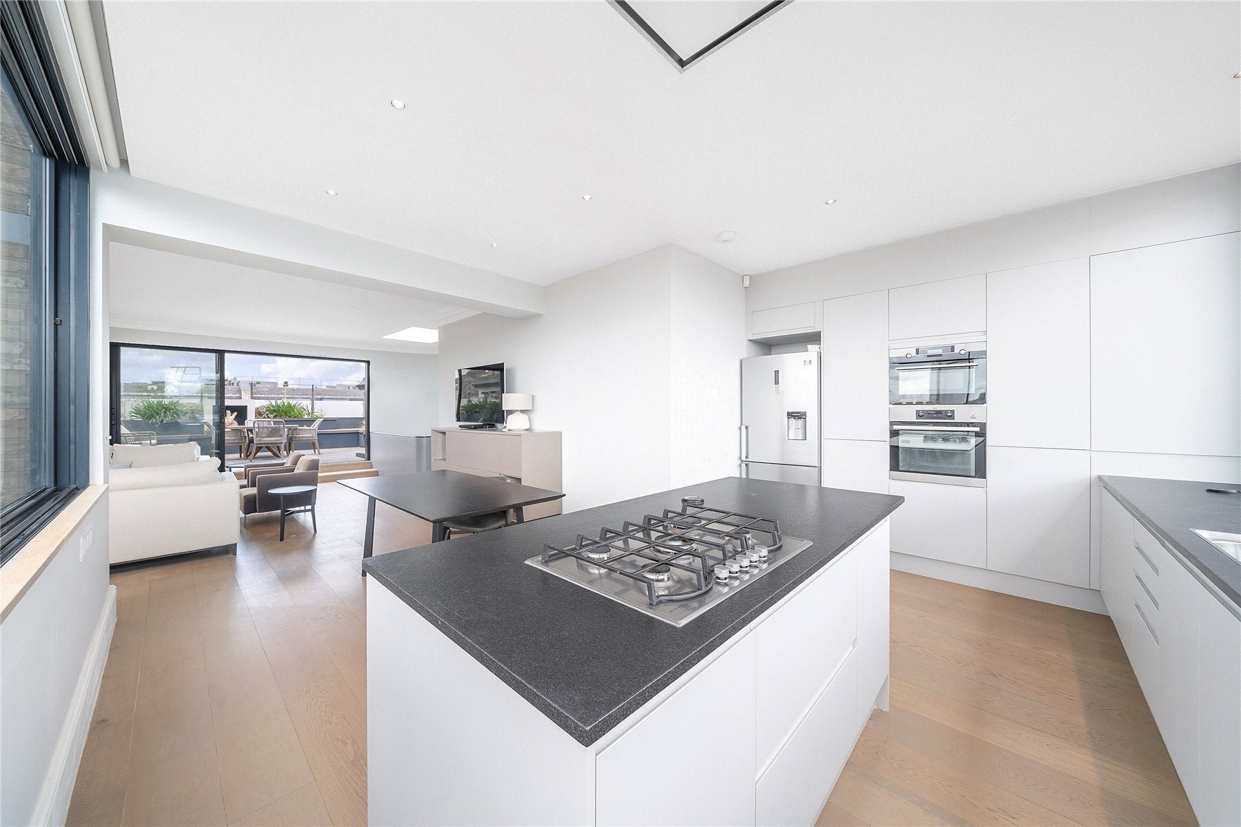 Flat De Vere Gardens in Greater London