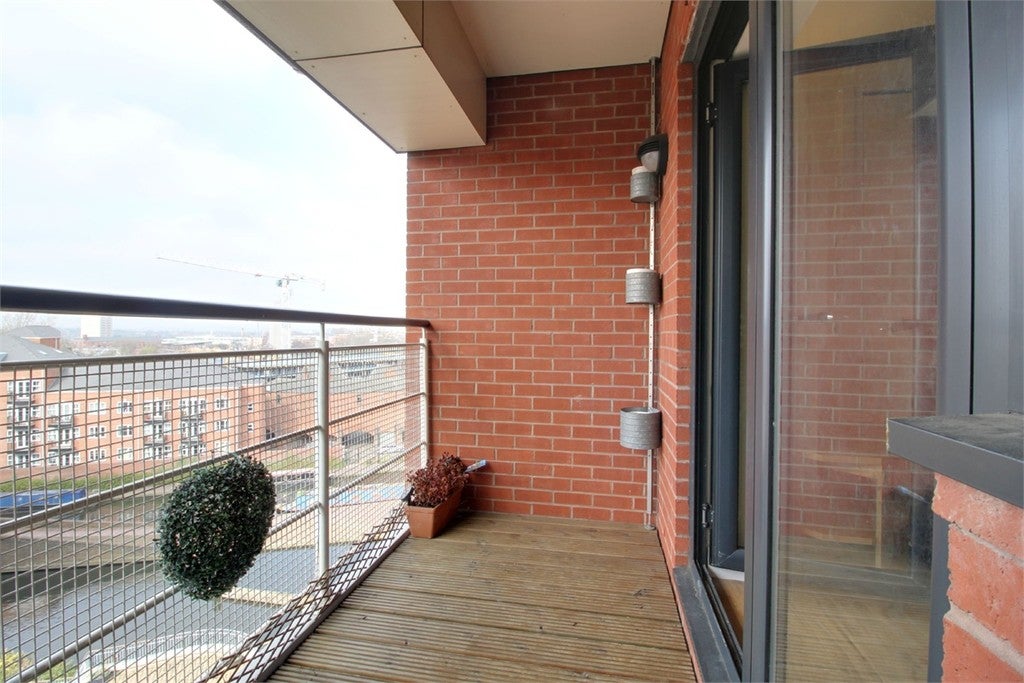 Flat Graston Close in Birmingham