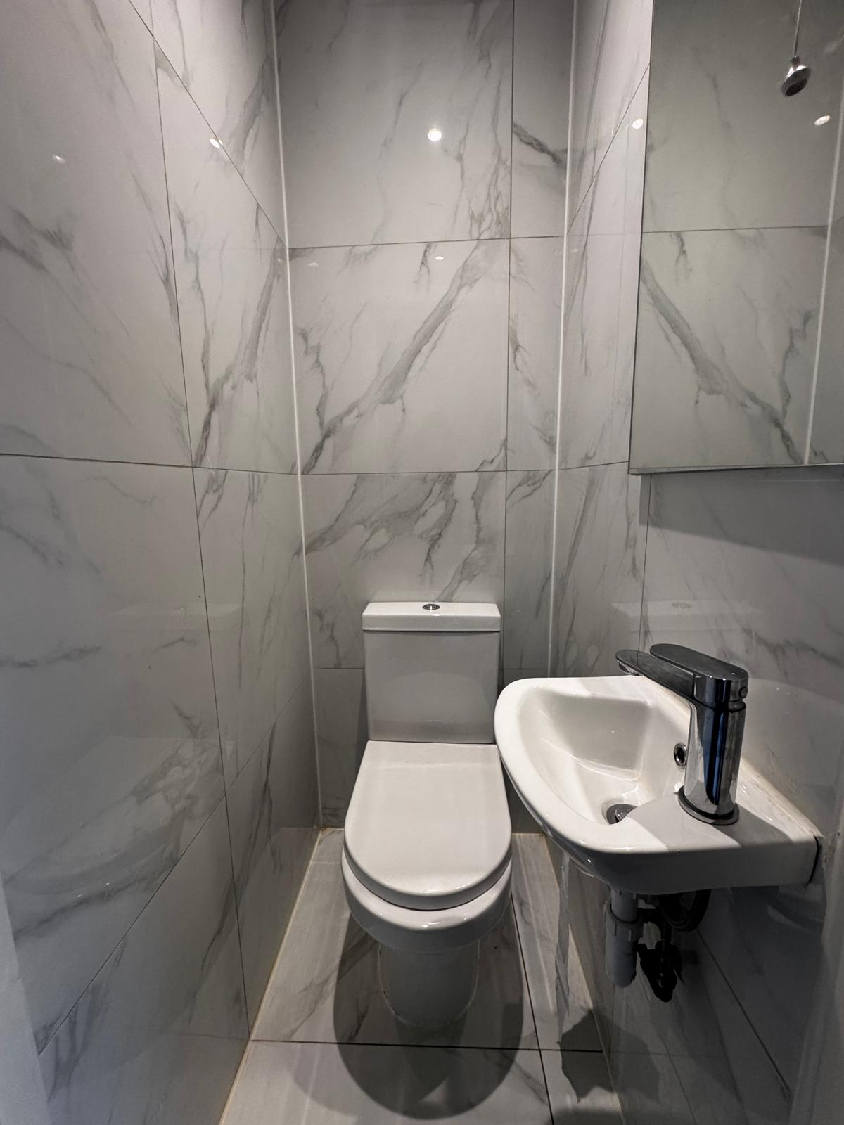 Flat Kenton Road in Greater London