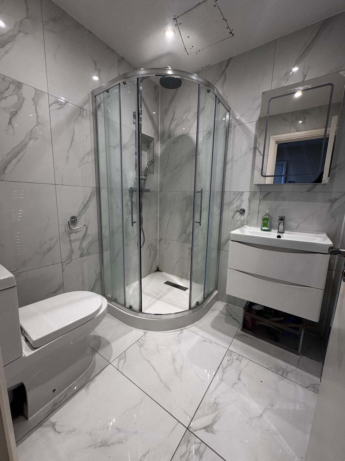 Flat Kenton Road in Greater London