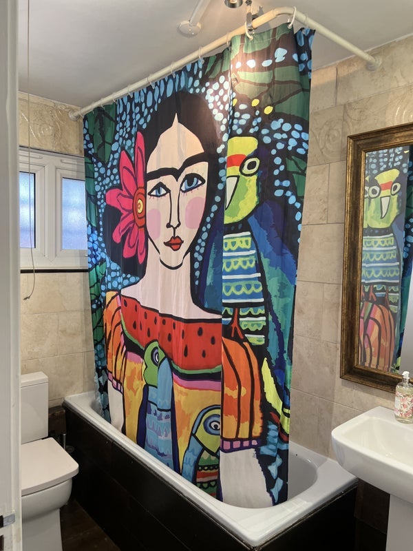 Room Bessie Lansbury Close in Greater London