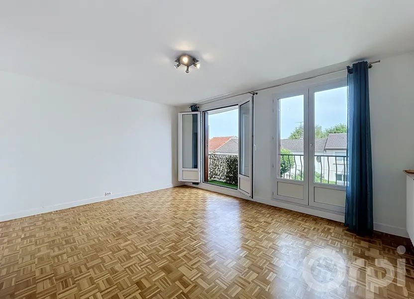 Flat Rue Eugène Sue in Maisons-Alfort