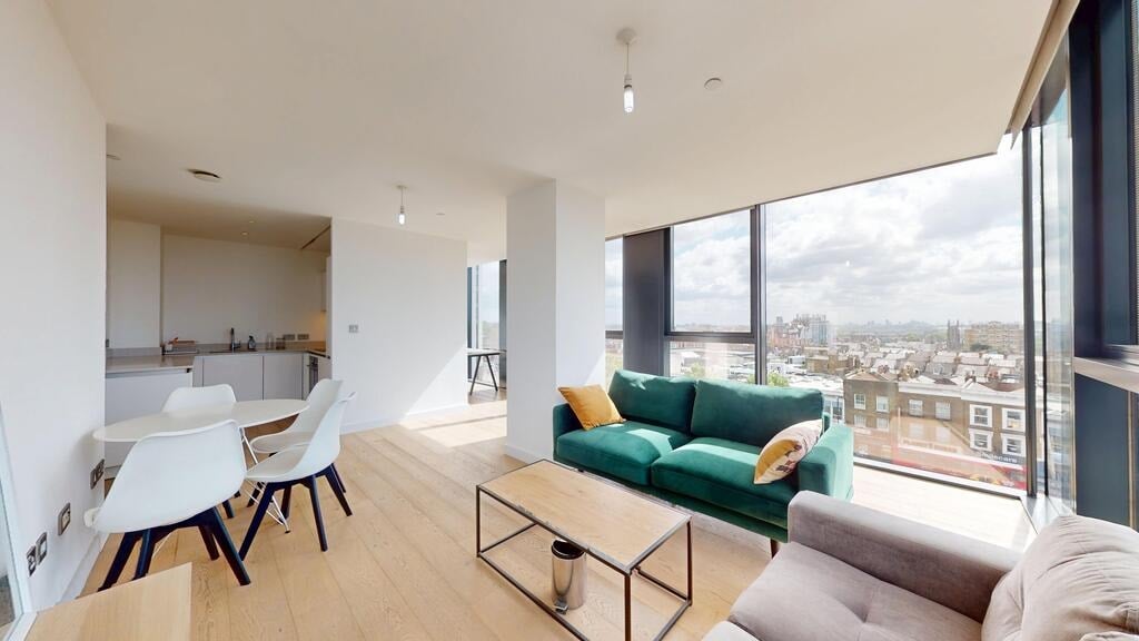 Flat Highgate Hill in Greater London