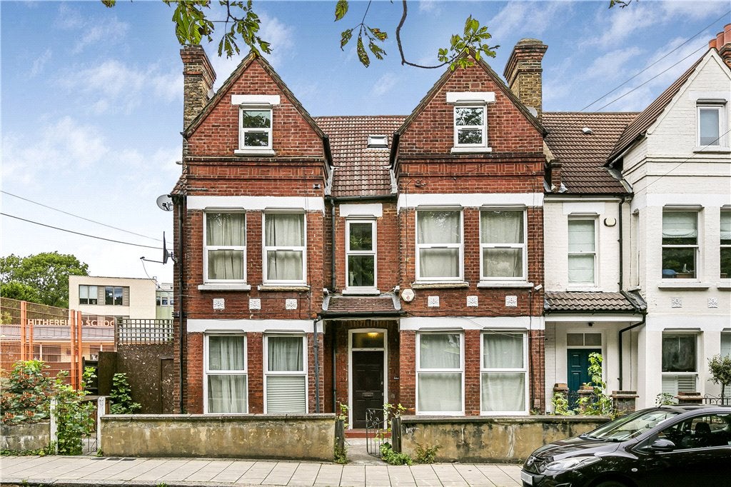 Flat Leigham Vale in Greater London