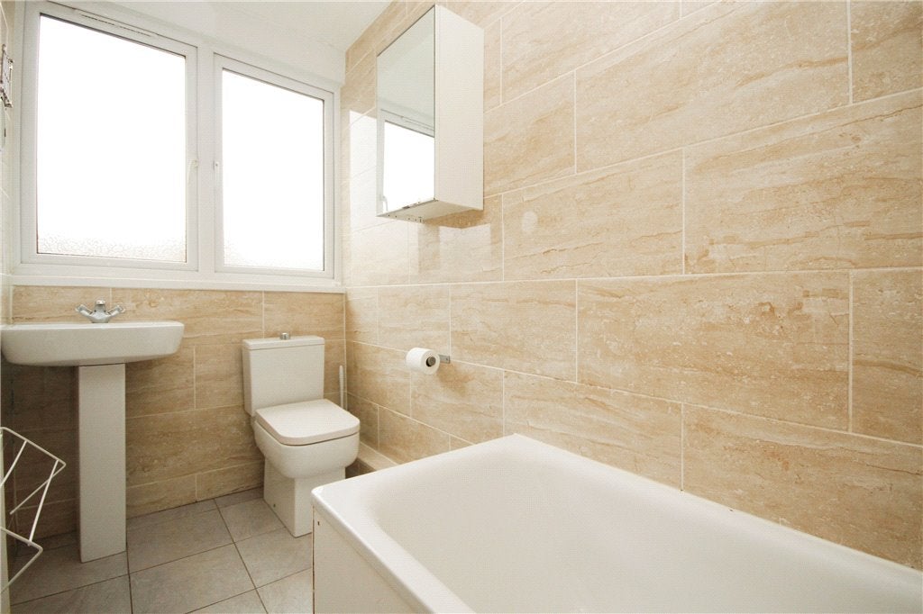 Flat Leigham Vale in Greater London