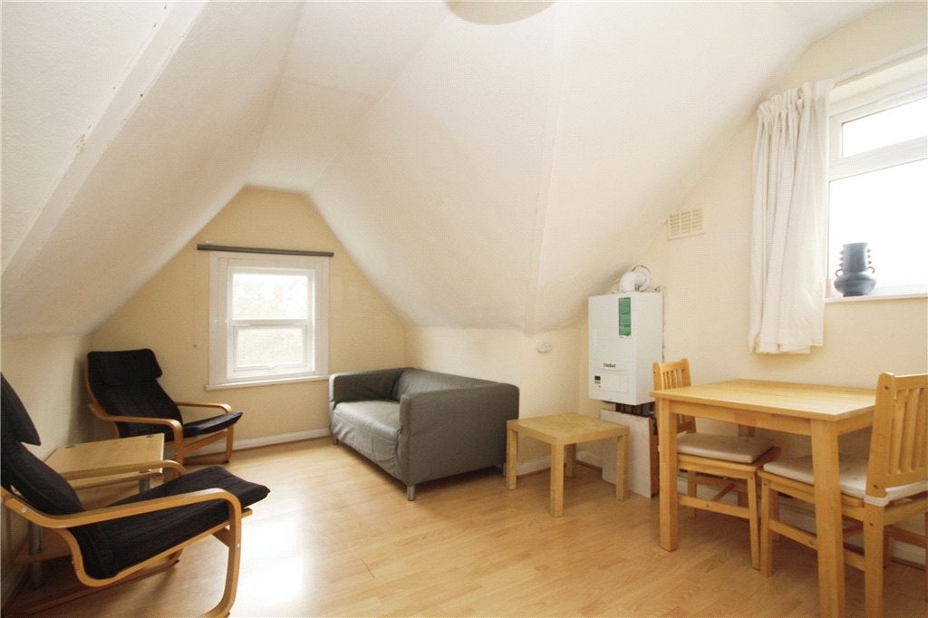 Flat Leigham Vale in Greater London