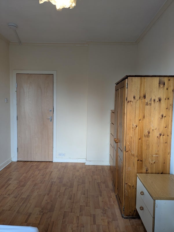 Room Wardieburn Drive in City of Edinburgh