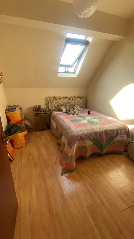 Room Barlow Moor Road in Manchester