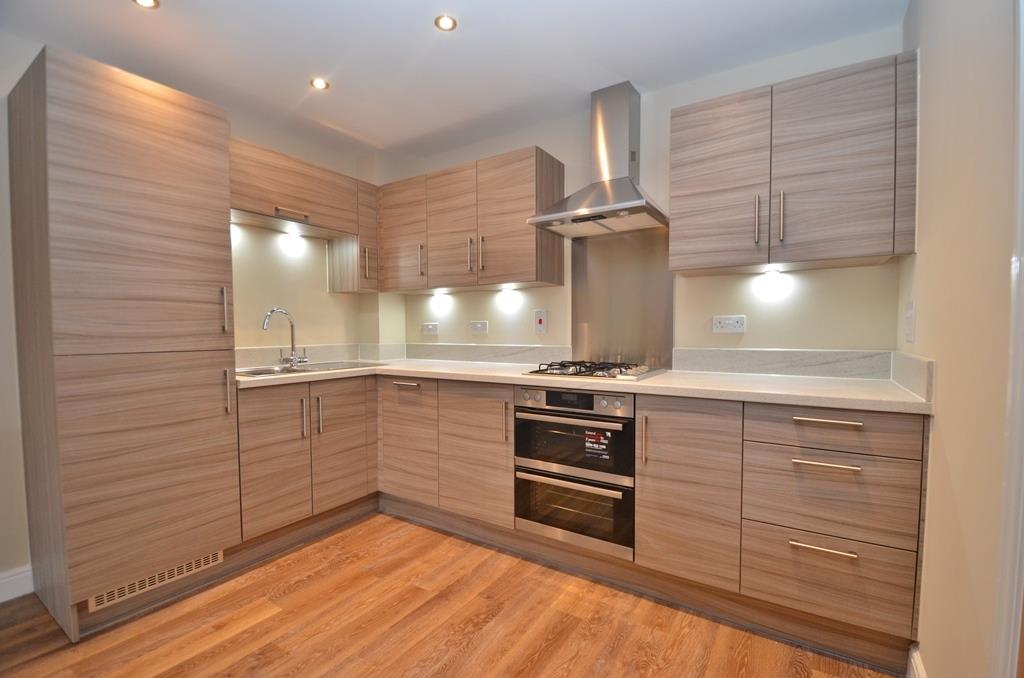 Flat Otter Way in Greater London