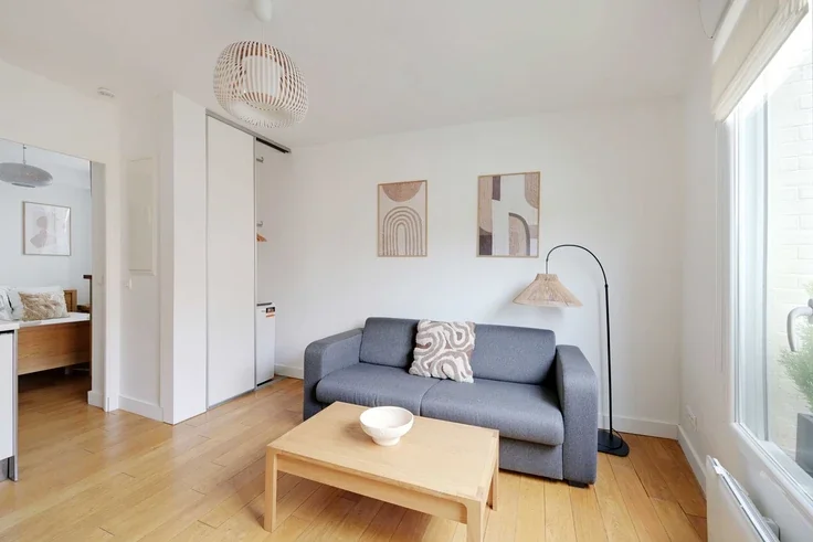 Flat Rue Voltaire in Suresnes