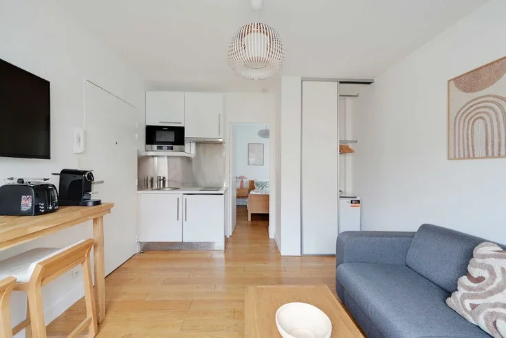 Flat Rue Voltaire in Suresnes