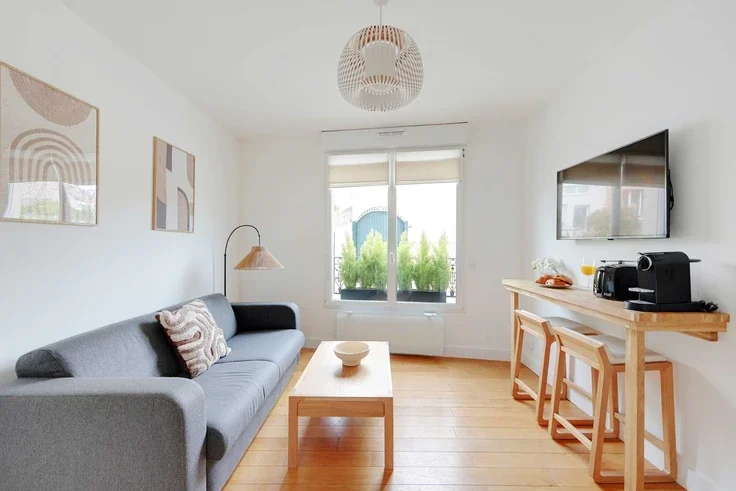Flat Rue Voltaire in Suresnes