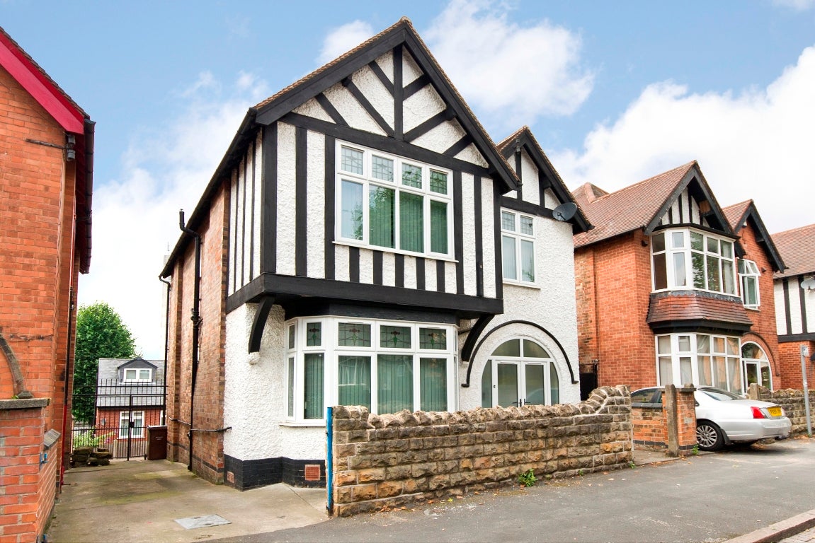 House Rolleston Drive in Nottingham