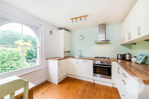 Flat Wood Vale in Greater London