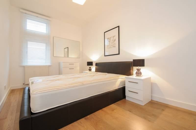 Room High Street in Greater London