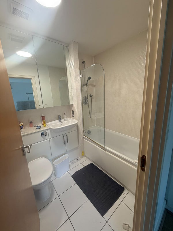 Flat Cassilis Road in Greater London