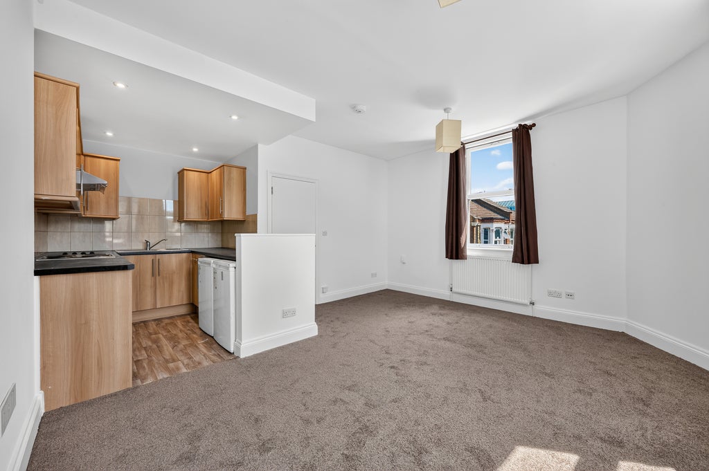 Flat The Broadway in Greater London