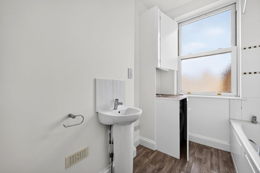 Flat The Broadway in Greater London