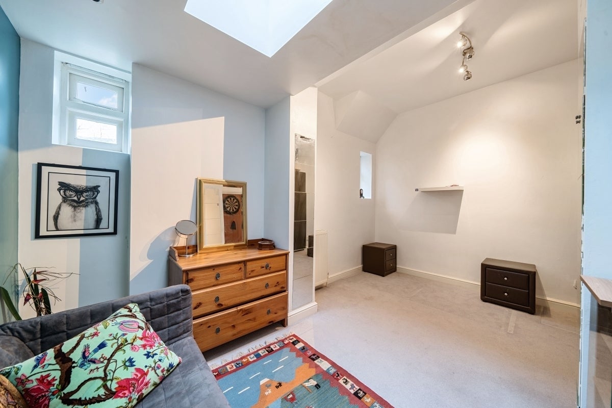 Flat Alexandra Park Road in Greater London