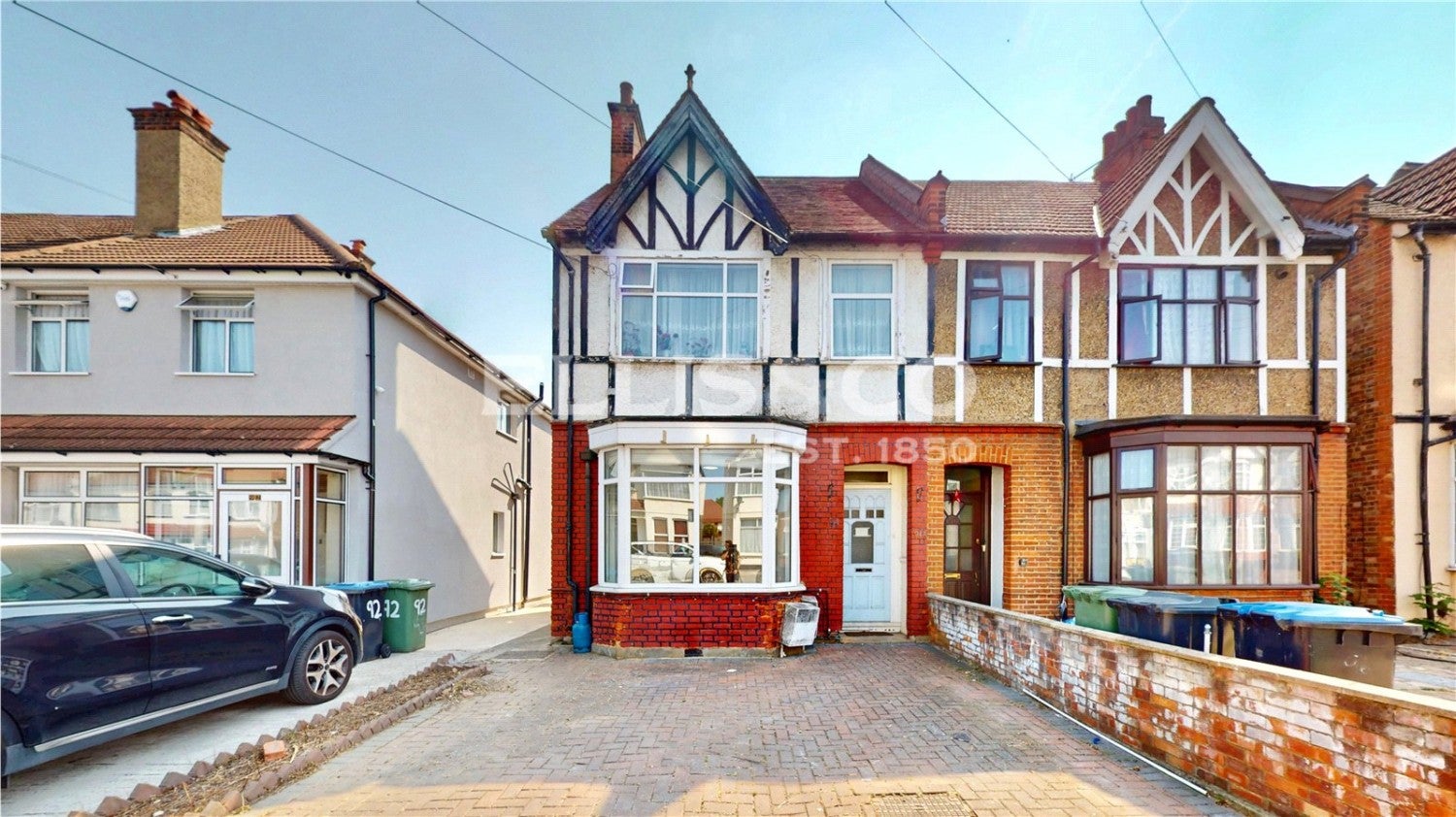 Flat Swinderby Road in Greater London