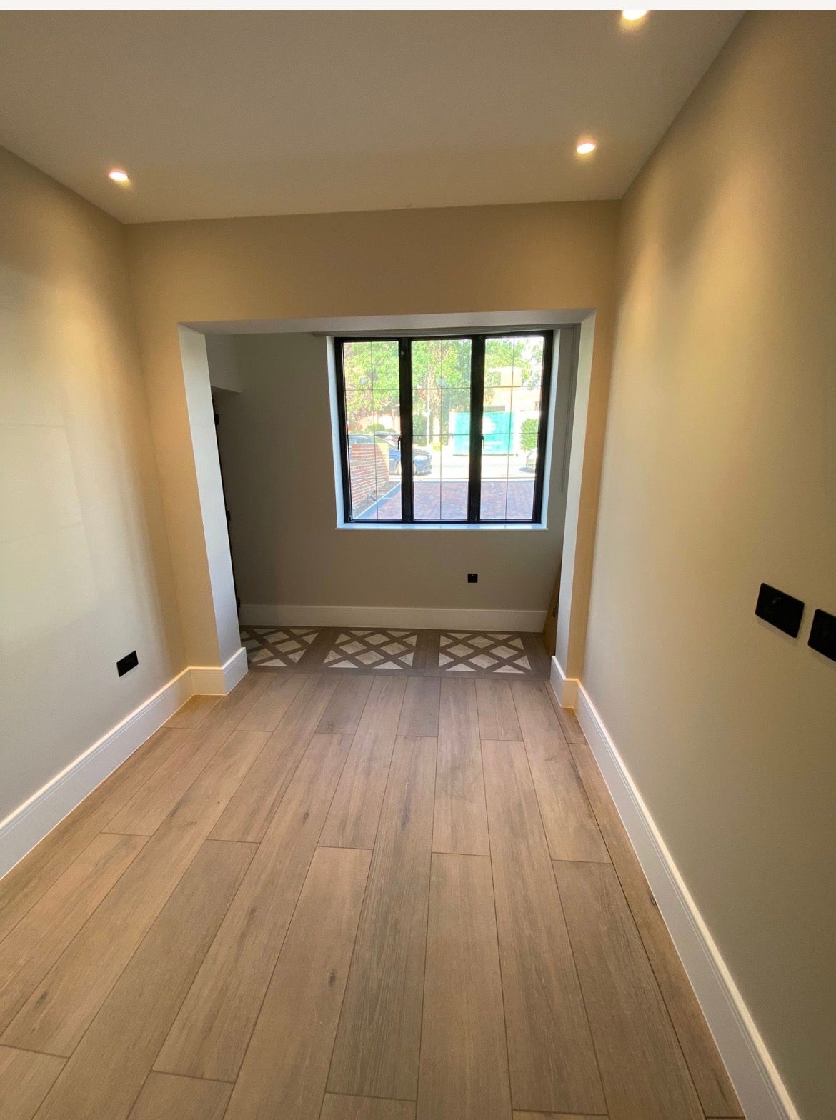 Flat Wykeham Road in Greater London