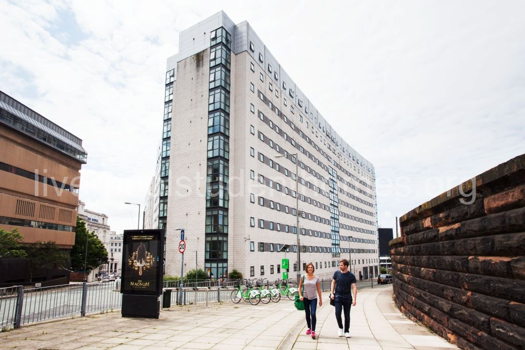 Flat Shaw Street in Liverpool