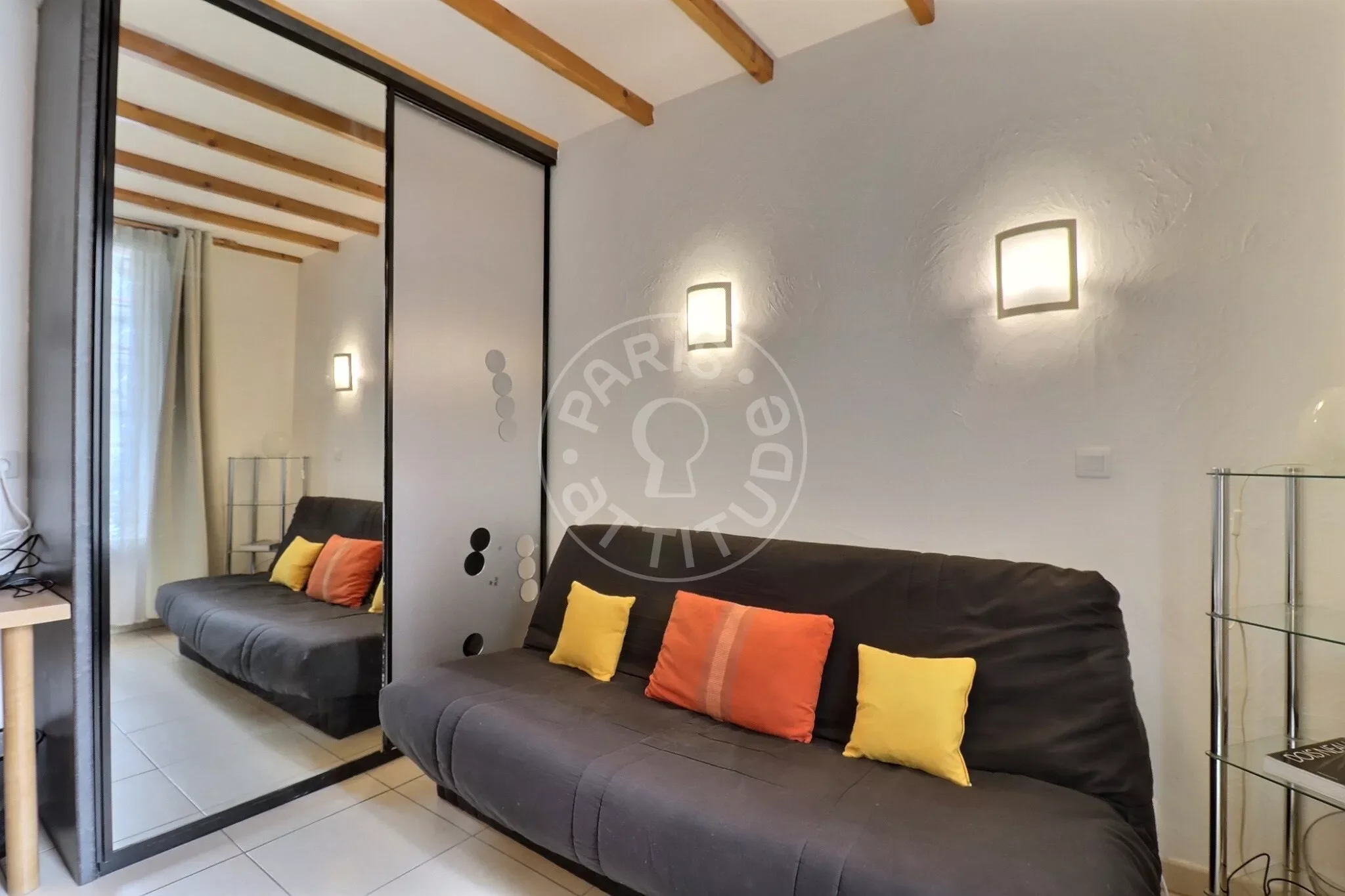 Flat Rue de la Convention in Paris