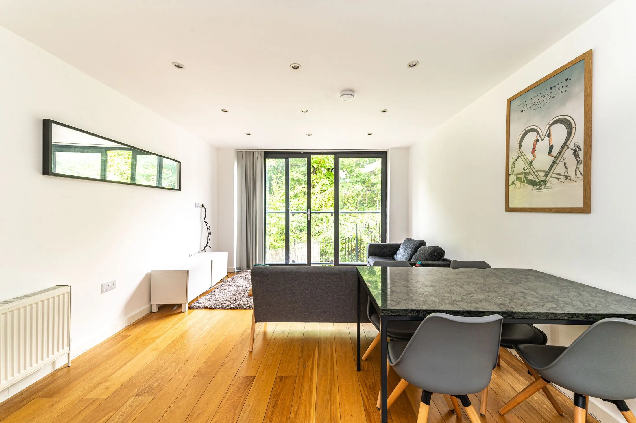 Flat Caledonian Road in Greater London