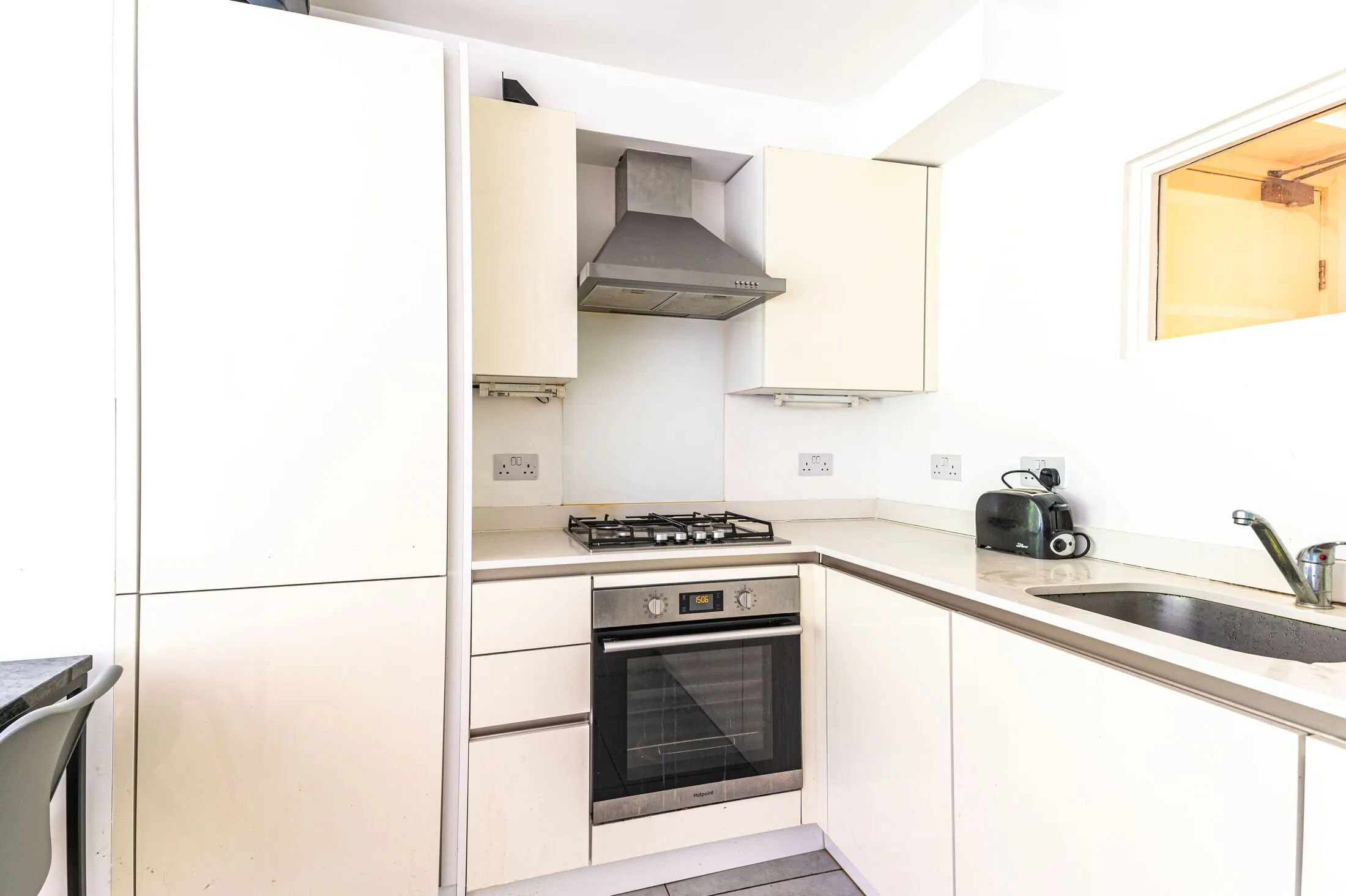 Flat Caledonian Road in Greater London
