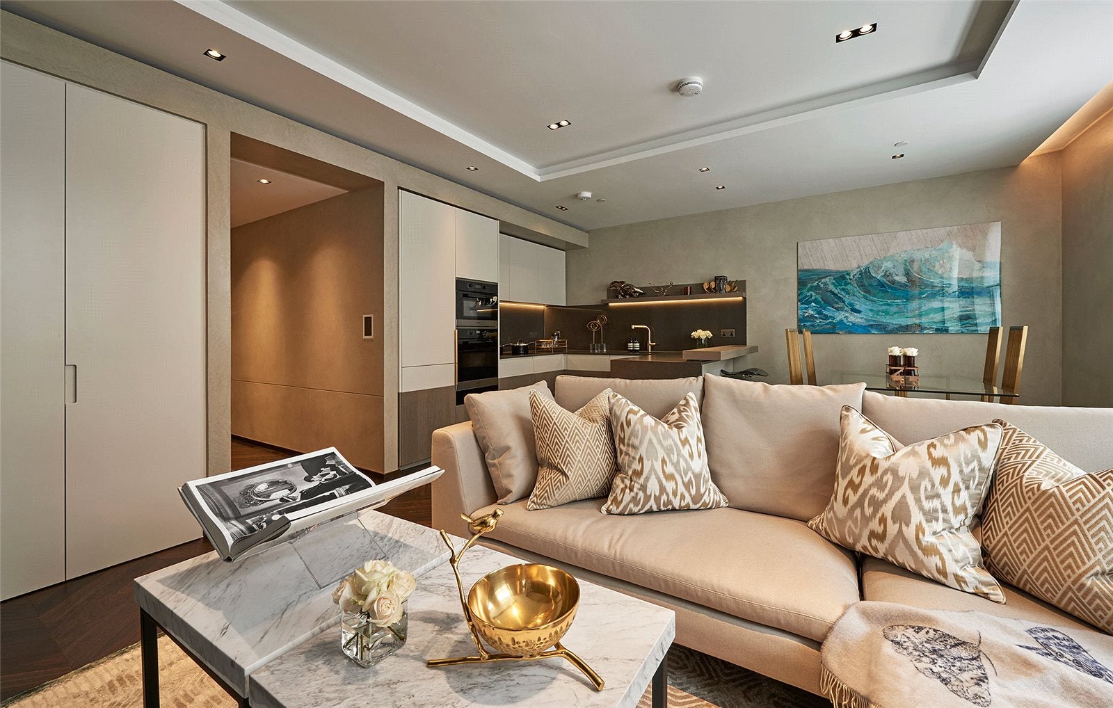 Flat Great Newport Street in City of Westminster